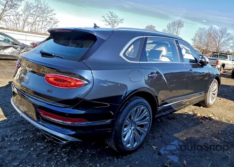 2023 Bentley Bentayga z USA, uszkodzony, nr VIN SJAHT2ZV3PC017079